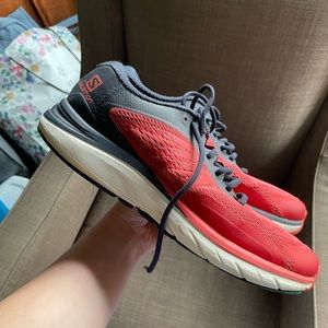 Saloman women’s running shoes